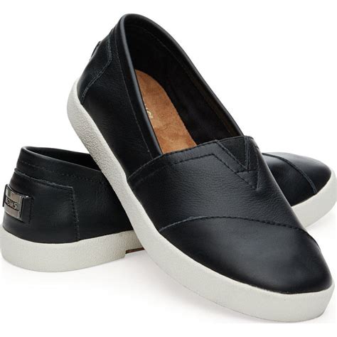 women's black slip on sneaker